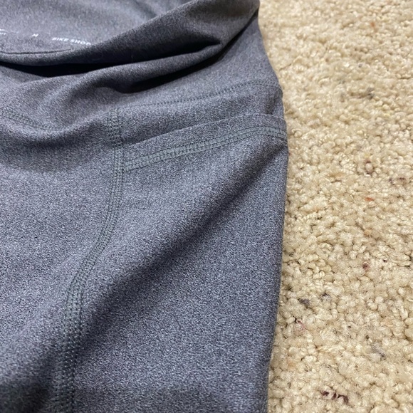 Old navy active Gray Women's Shorts. High rise bike shorts. Womens size M - Picture 3 of 4